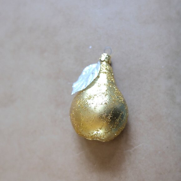 exquisite pear ornament - Picture 1 of 4